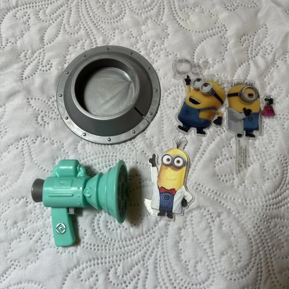 Minions Bubble Toy And Cake Topper